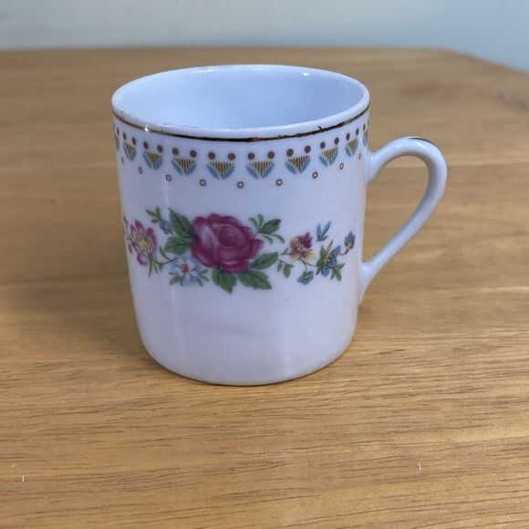 Vintage Demitasse Expresso Porcelain Tea Cup & Saucer Red Rose Pattern Gold Trim - Picture 6 of 14